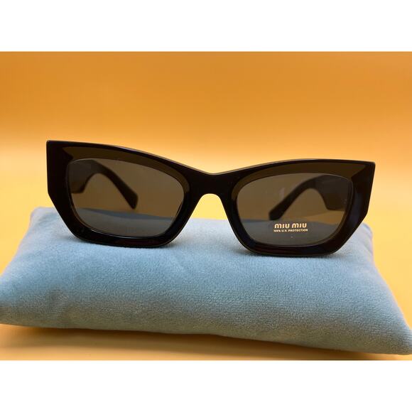 Miu Miu MU 09WS Runway originally $512 - Picture 2 of 5